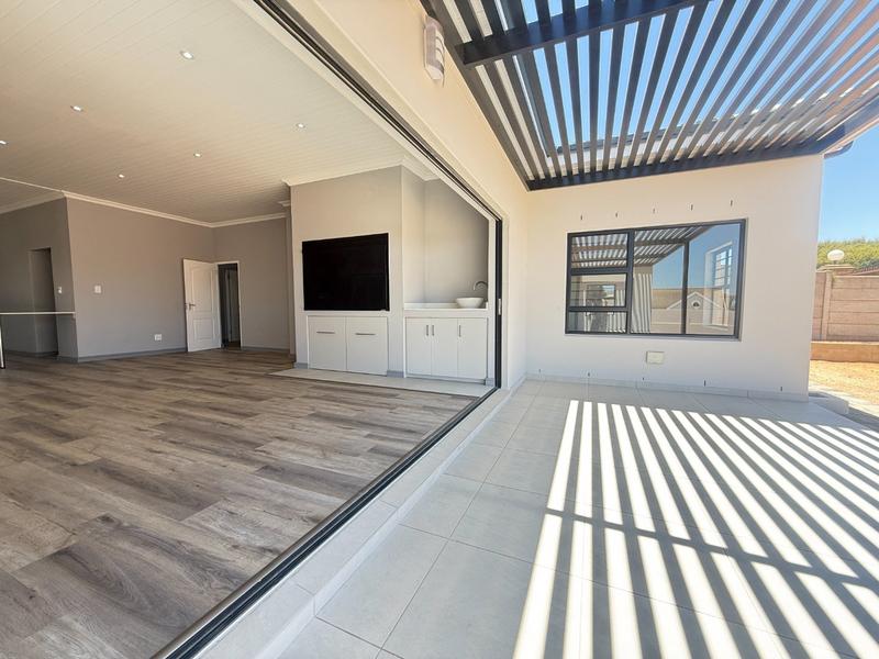 3 Bedroom Property for Sale in Tafelzicht Western Cape
